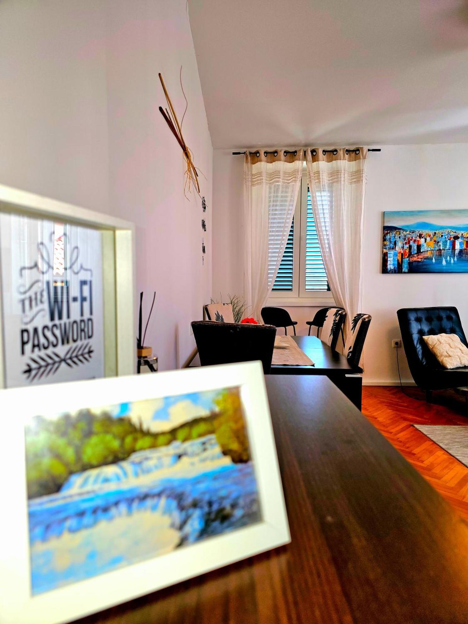 Apartman Square View 시베니크 외부 사진